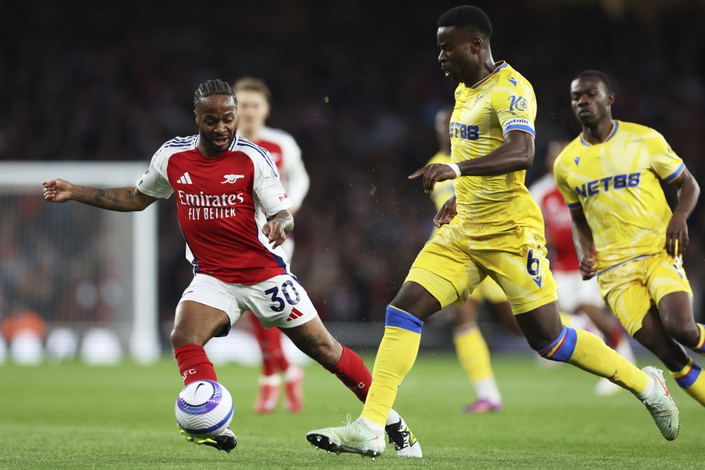 2024-25球季史達寧被外借至阿仙奴，但在領隊阿迪達麾下未能獲得重用。AP