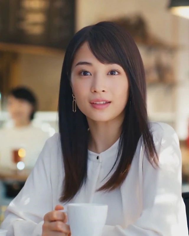 松浦勝人指廣瀨鈴好可愛,但聽聞個性好差。