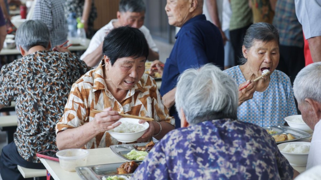全國60歲及以上人口逾3.2億。新華社