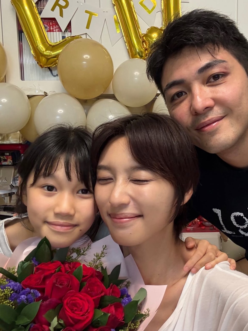 羅孝勇因為進修一度與王丹妮分隔兩地，現時在澳洲進行實習，畢業後才決定執業地點。