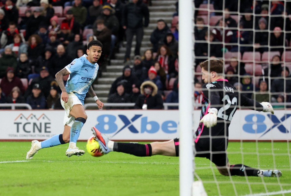 沙云奴的射门被罗夫斯用脚挡出。路透社