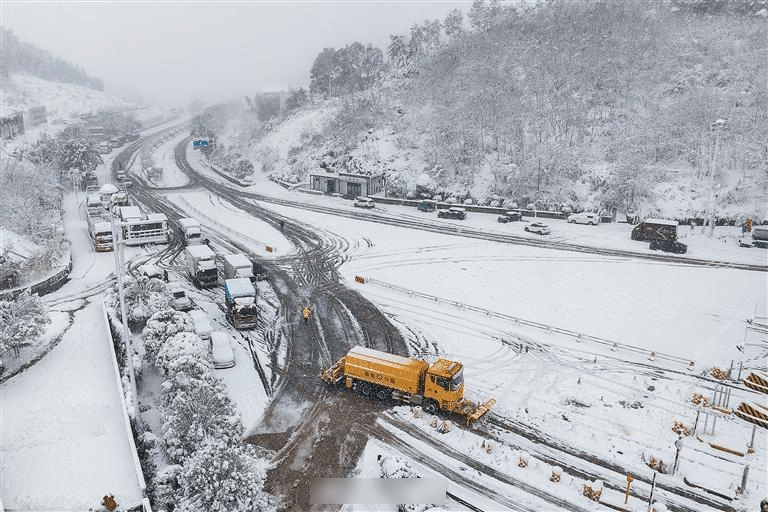 內地多地發生雨雪天氣。（微博）