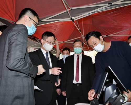 創新及科技局局長薛永恒今日到維多利亞公園視察。
