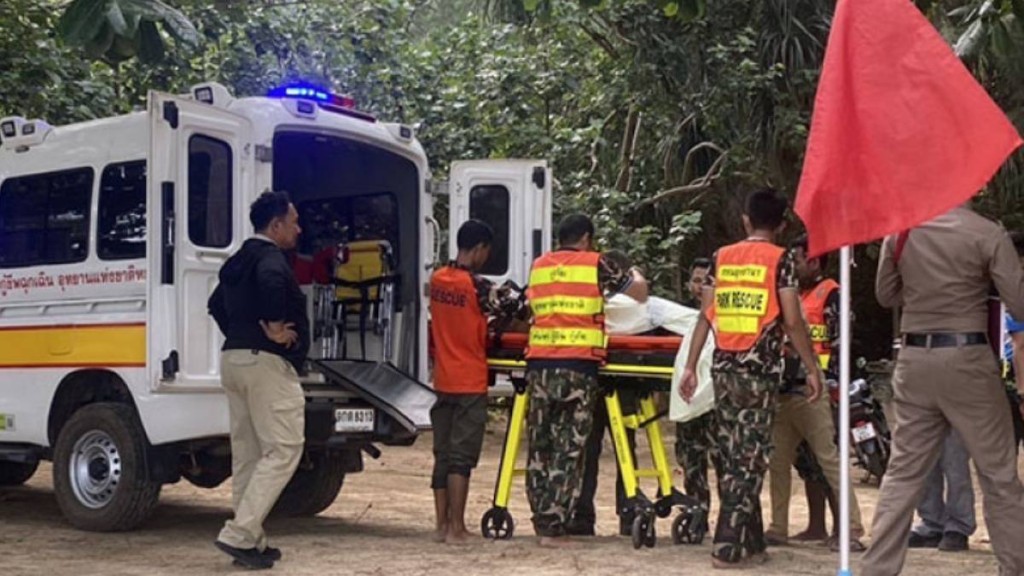 遇溺死亡的遊客遺體，在事發地點一公里外被找回。Thai Maritime Enforcement Command Centre Region 3