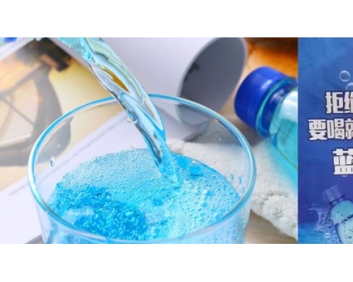 海报上面诉诸民族主义呼吁中国人不要再喝可口可乐。网图