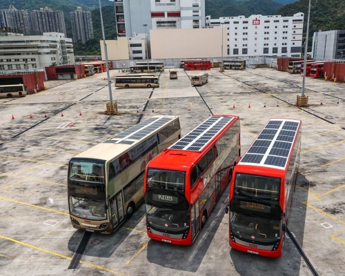 九巴將會有超過1,000部巴士配備太陽能裝置。九巴圖片