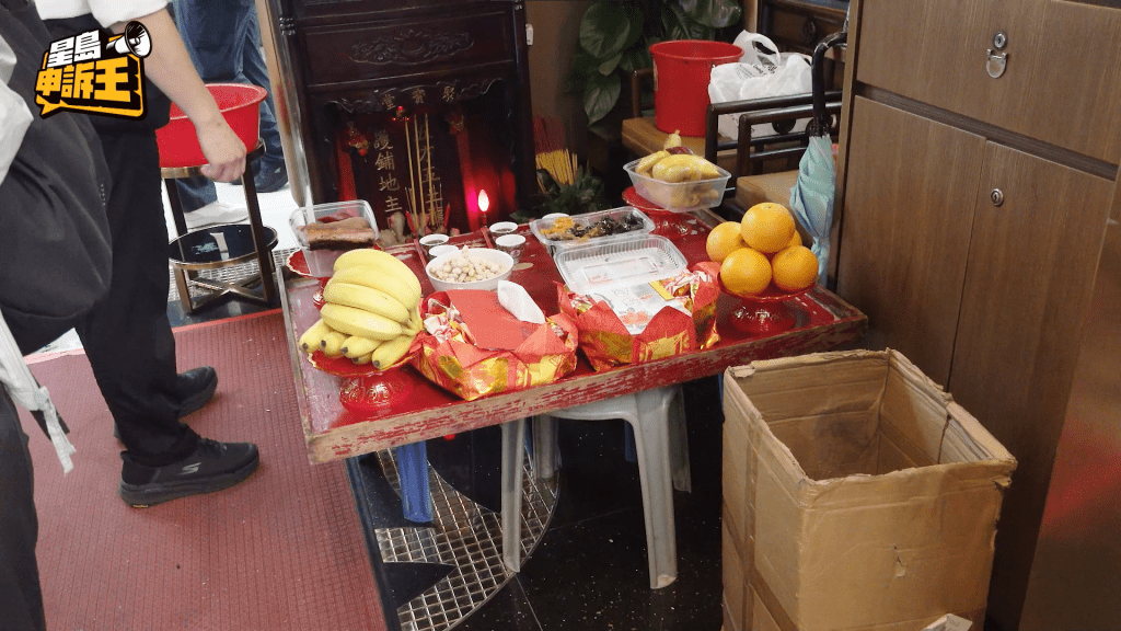 張生解釋主要是希望神靈保佑,祈求順風順水、生意興隆。 張生解釋主要是希望神靈保佑,祈求順風順水、生意興隆。