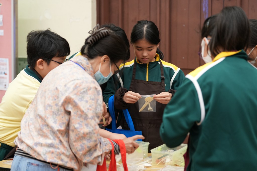 學生透過活動體驗基層勞動賺取微薄薪金。（圖片來源：受訪學校提供）
