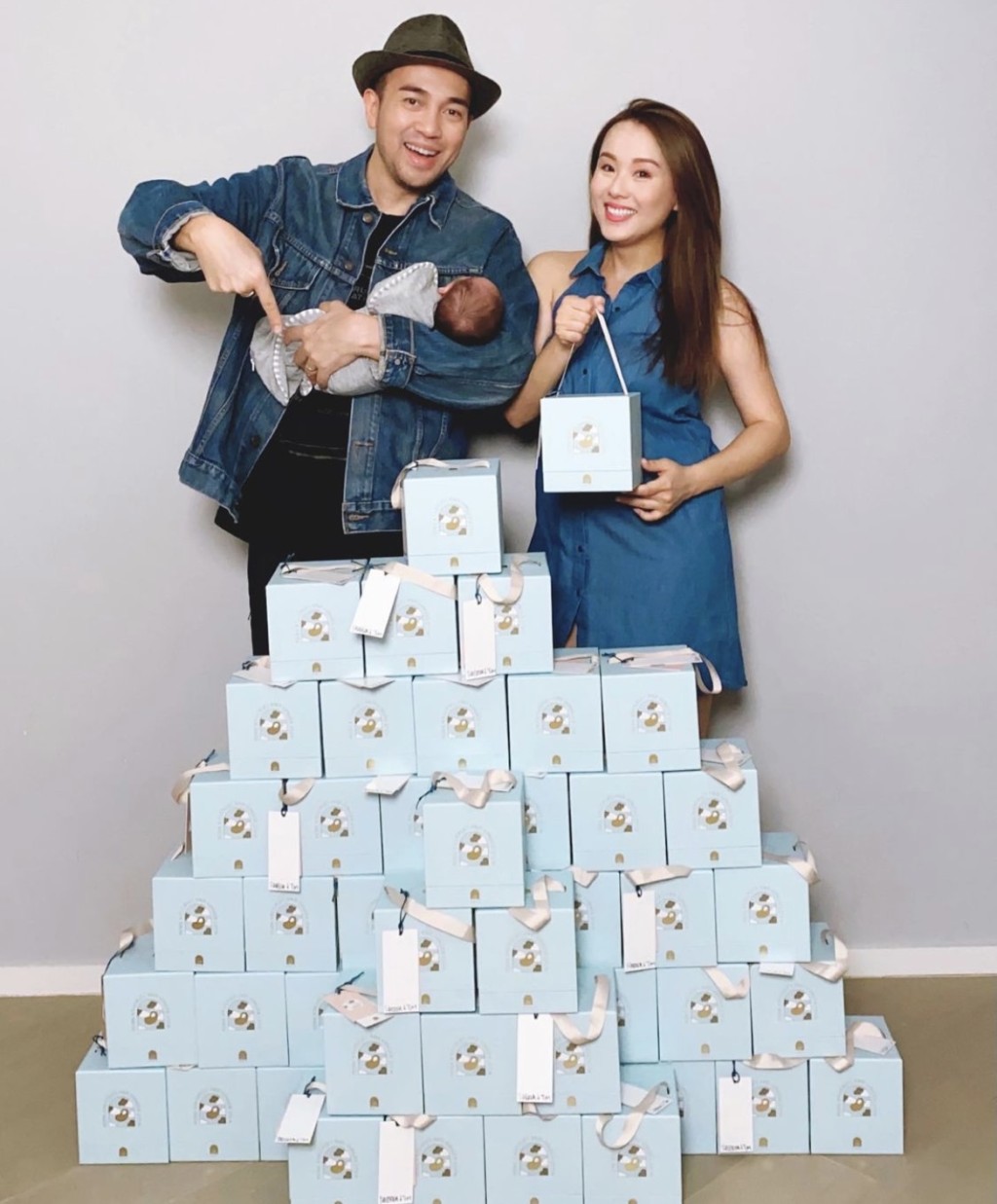 B仔出世後，兩公婆早前大派薑醋。