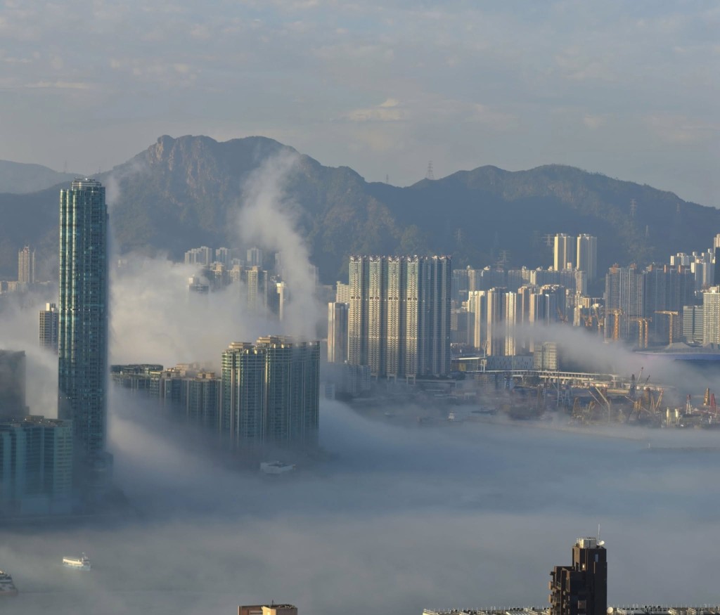 春霧縈繞。「香港天文台」fb截圖