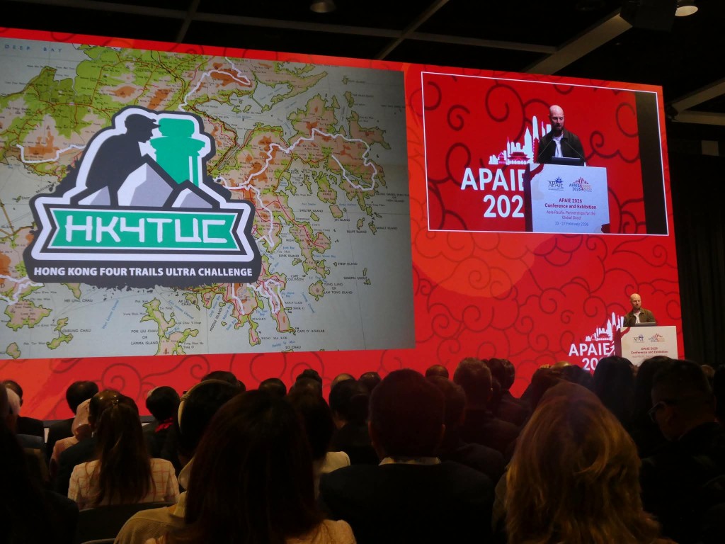 Robin Lee獲邀上台分享製作《香港四徑大步走》時的心路歷程。