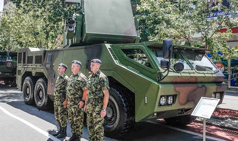 塞爾維亞首次公開展示購自中國的防空雷達系統和導彈。