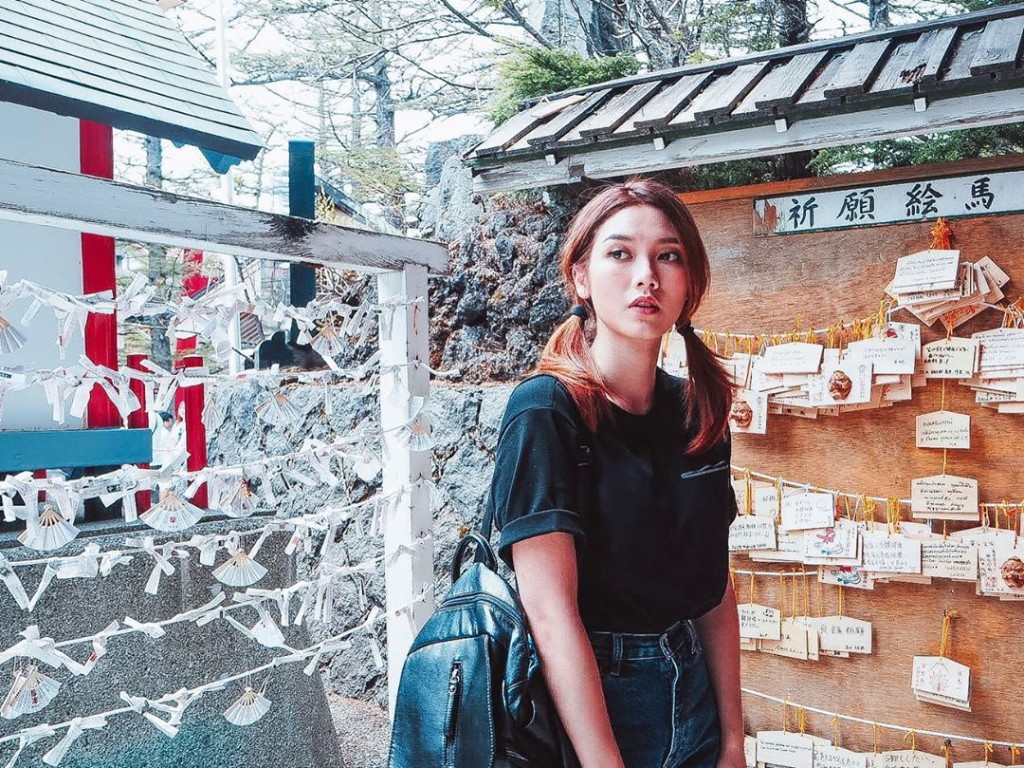 其後他們還去了神社參拜。 張沛樂IG圖片