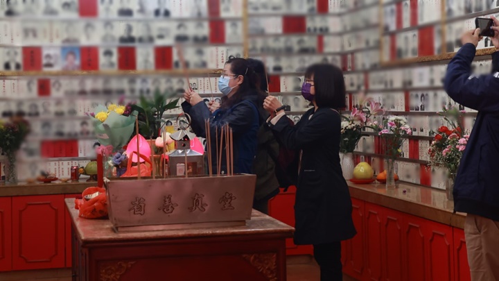 因為電影《梅艷芳》推出，梅迷特別思念偶像。