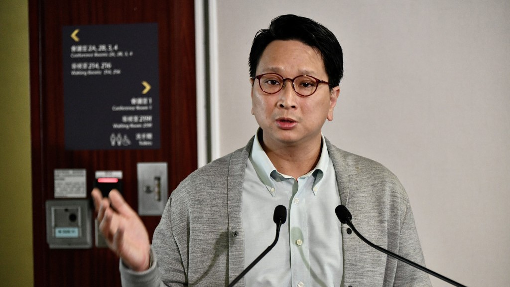 立法會議員鄧家彪稱中大現時才商討改革是「做得慢、做得遲」。