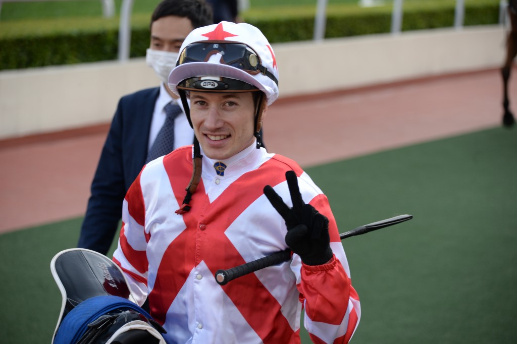 贺铭年争取头马的原动力源于家人支持。