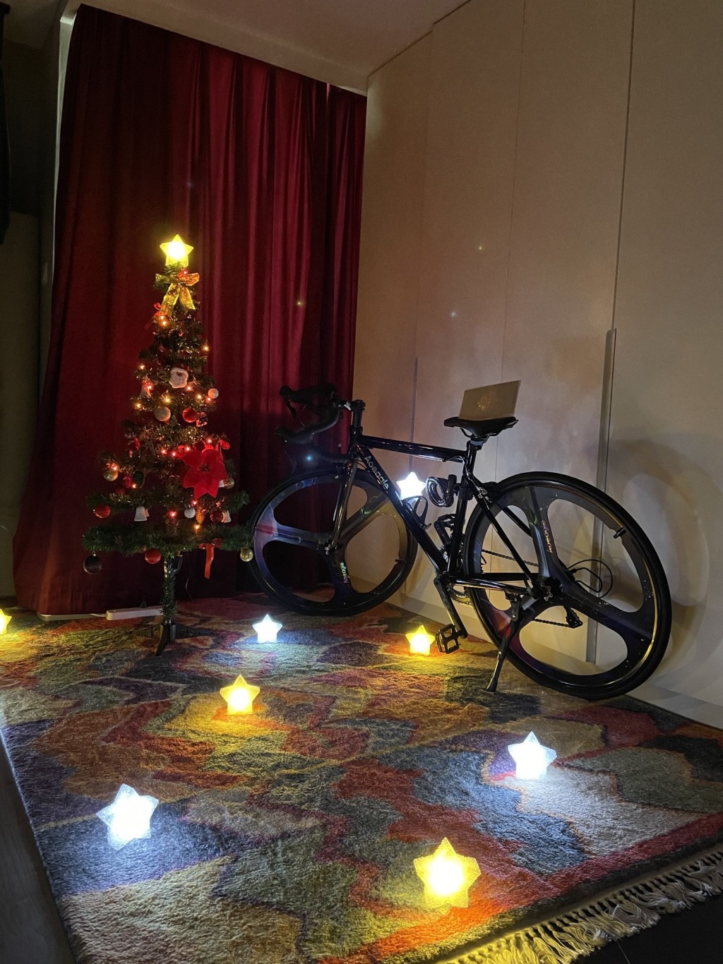 丁当收到经理人送上单车，非常惊喜。