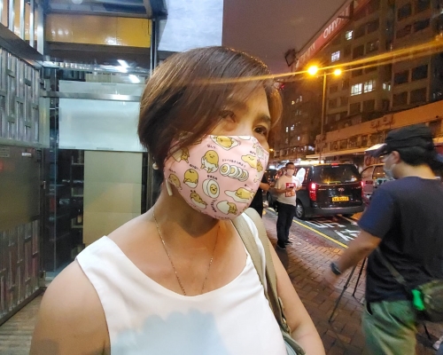 東廬大廈住客唐小姐。