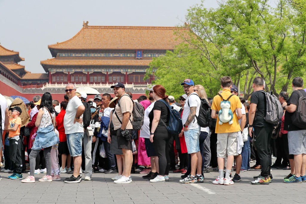 中國對多國單方面實施免簽，令人境的外國遊客大幅增加。
