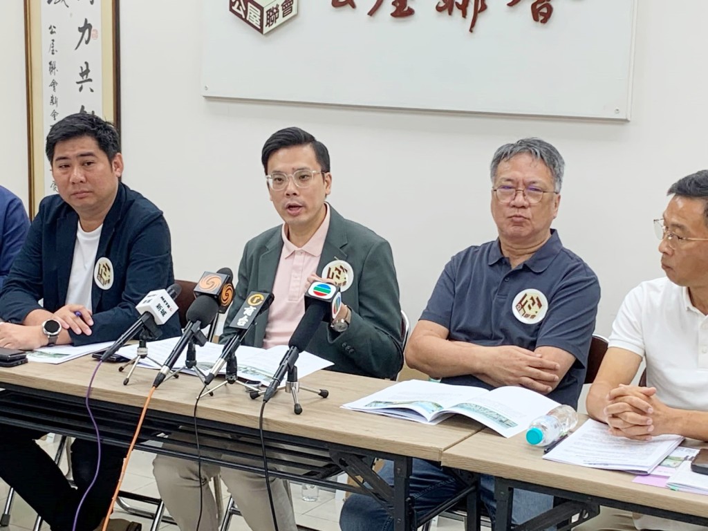 梁文廣支持在供應充裕的前提下,將出租公屋與資助出售房屋的比例調整至五比五。 梁文廣支持在供應充裕的前提下,將出租公屋與資助出售房屋的比例調整至五比五。