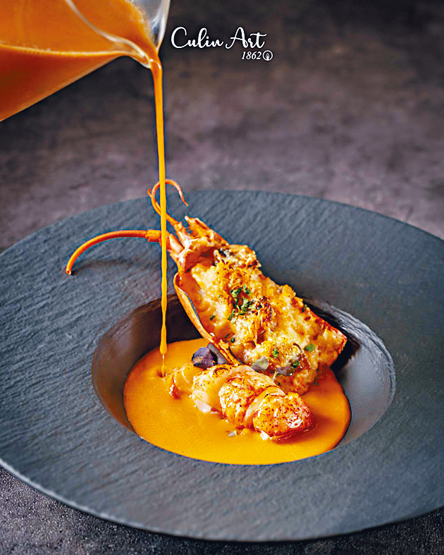 CulinArt 1862推出招牌菜单，当中法式经典龙虾浓汤的鲜甜滋味在口中迸发。
