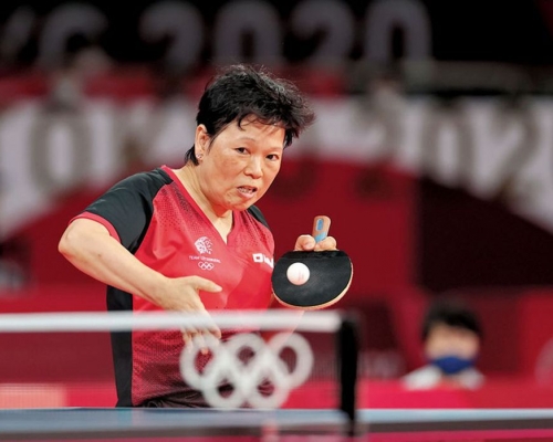 58歲的倪夏蓮代表盧森堡出戰今屆東京奧運。新華社資料圖片
