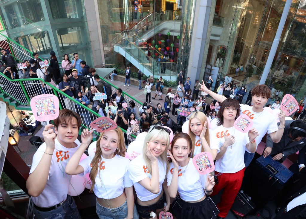 過百粉絲熱情歡送，盛況及熾熱氣氛 high 爆整個港島！