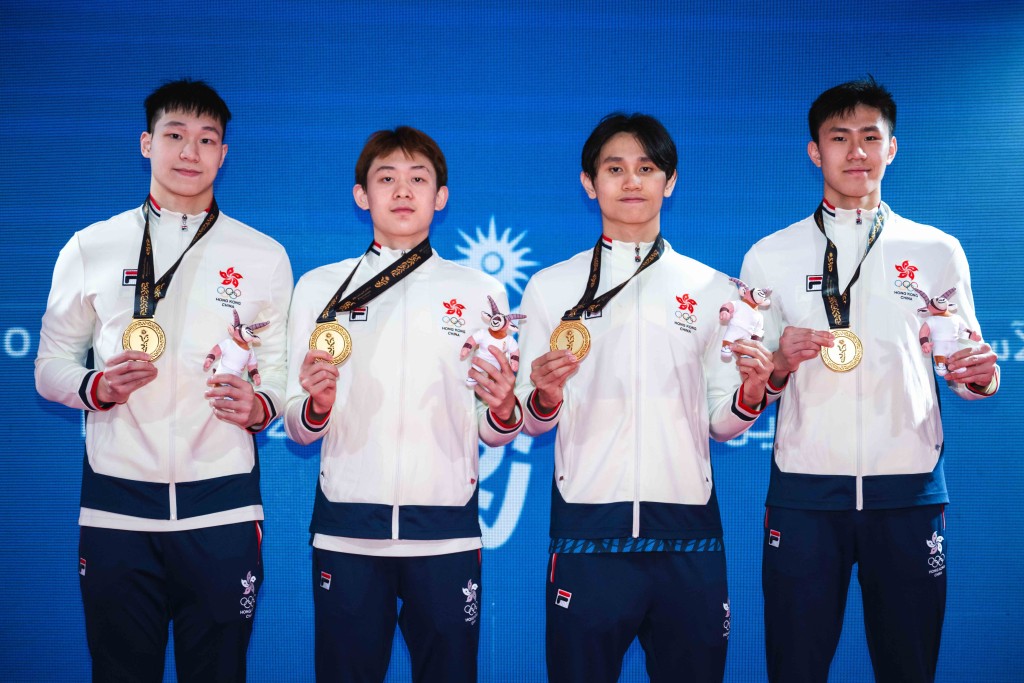 余子龍、徐奕祺、劉建希和王一舜組成的港男子隊,合力取得男子4x100米混合泳接力金牌。港協暨奧委會圖片 余子龍、徐奕祺、劉建希和王一舜組成的港男子隊,合力取得男子4x100米混合泳接力金牌。港協暨奧委會圖片