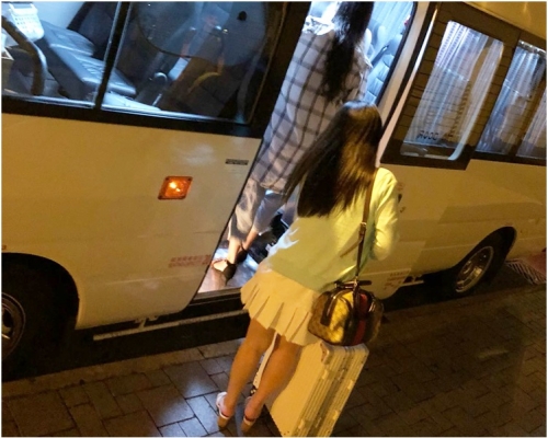 行動拘捕共15名年齡介乎16至38歲的內地女子。