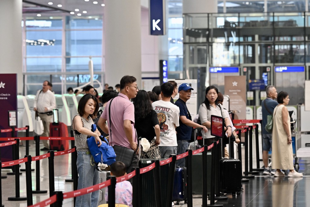 泰國曼谷一向是港人熱愛的短線旅遊熱點。