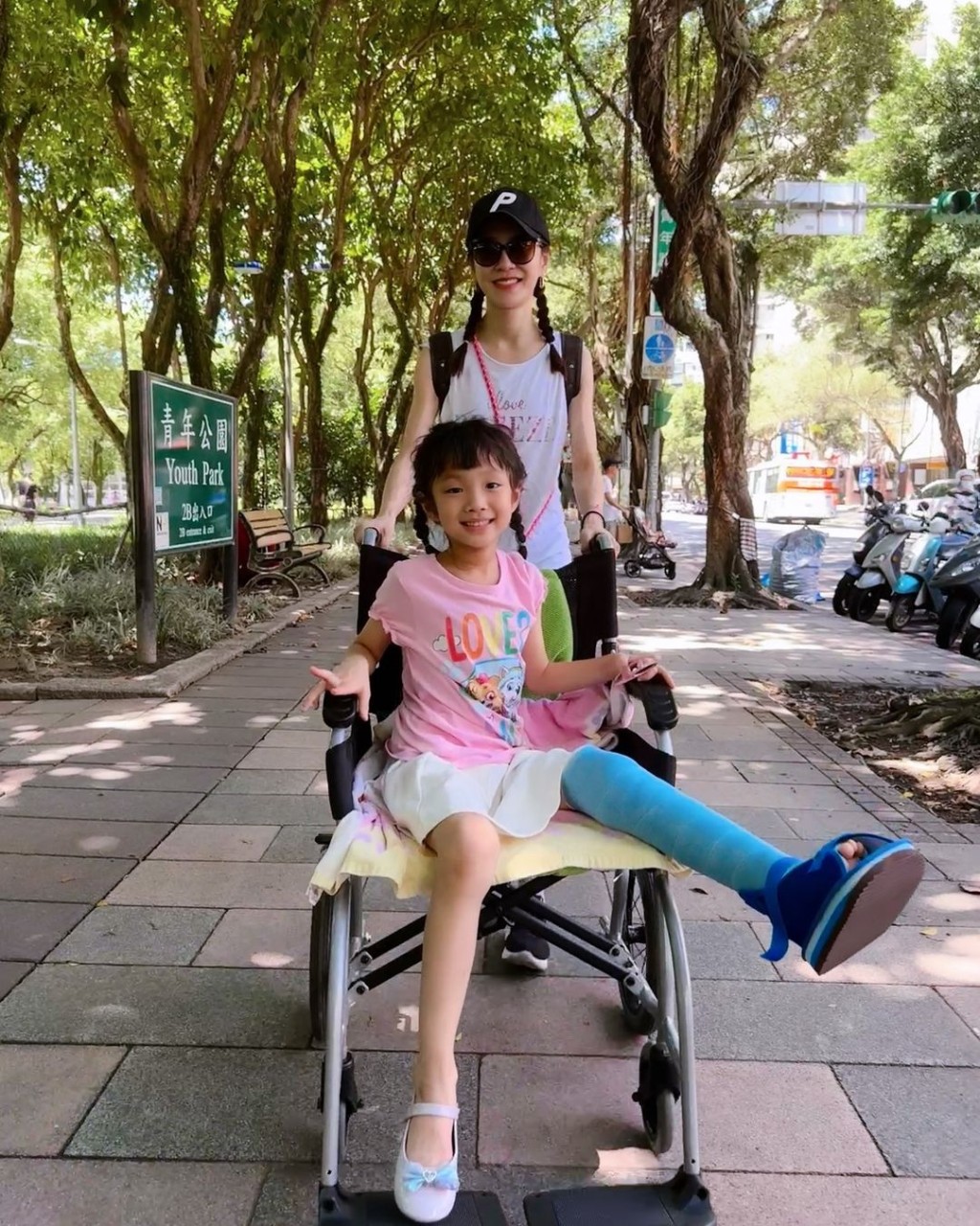 楊千霈透露娃寶的腿是被「摩托車壓斷」。