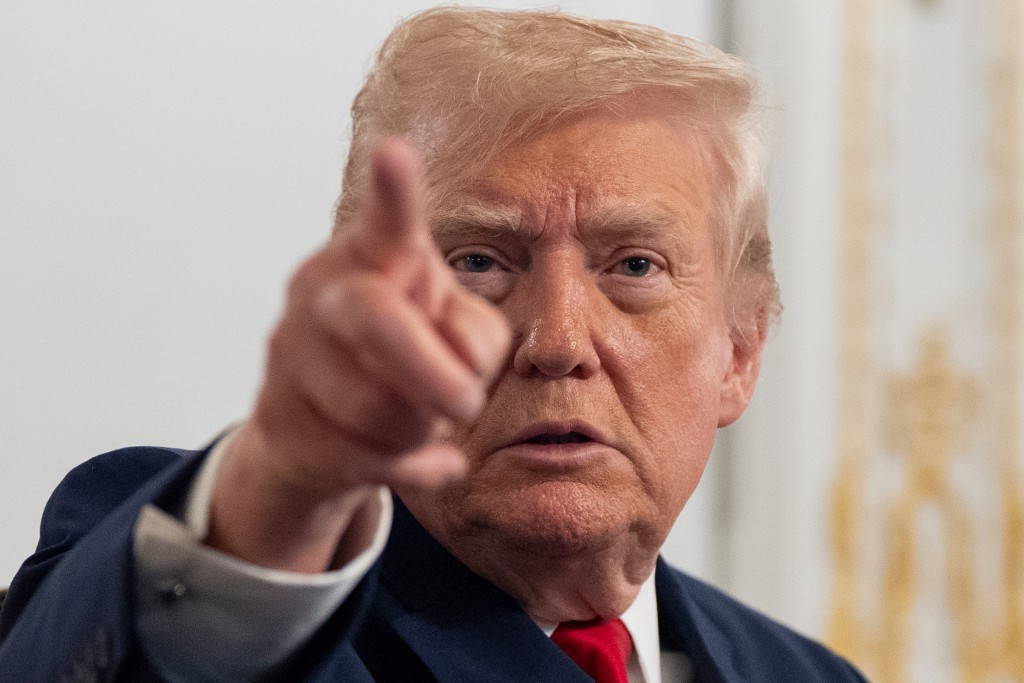 特朗普再掀自動簽名筆爭議 ，宣布撤銷拜登簽署的文件。美聯社