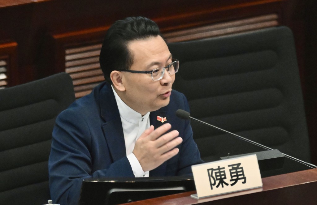 民建聯陳勇關注有否足夠資源協助法團基層人士,如智能化行政工作。資料圖片 民建聯陳勇關注有否足夠資源協助法團基層人士,如智能化行政工作。資料圖片