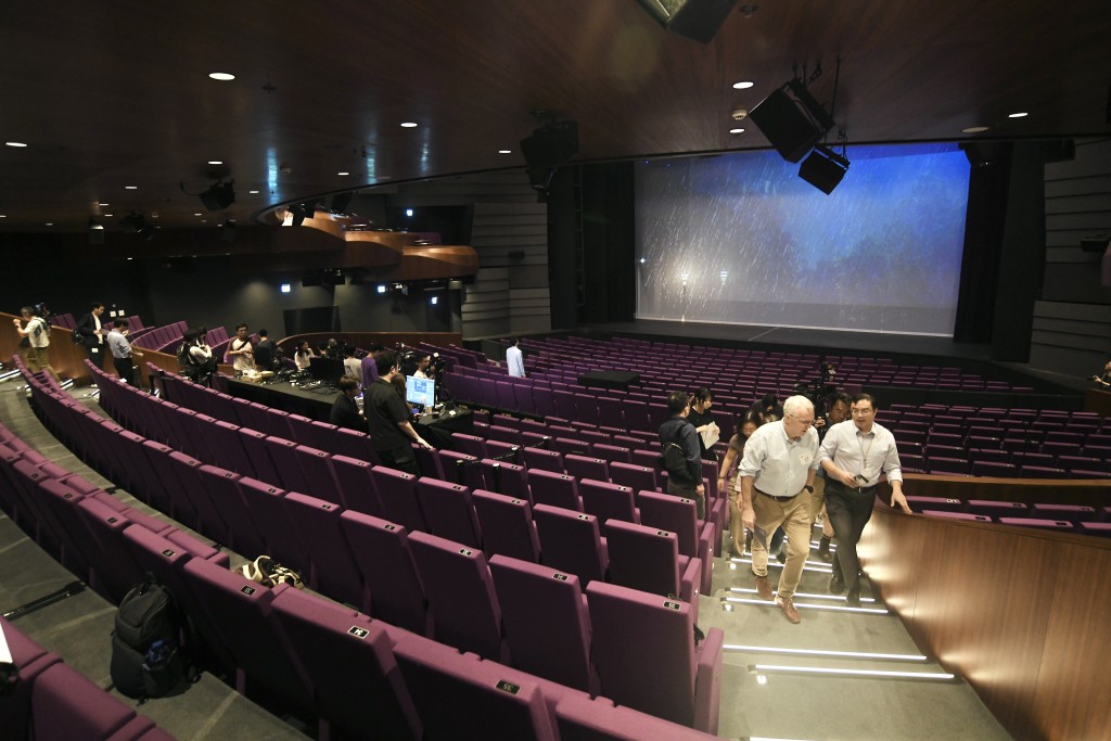 表演場地包括劇院、劇場，以及「形館」、「樂館」和「創館」。
