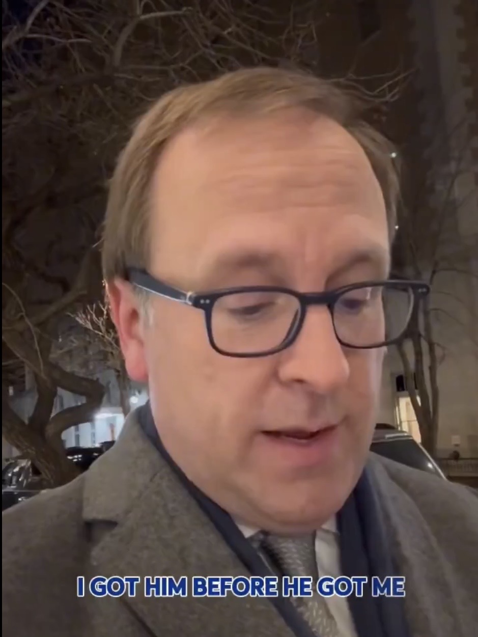 ABC News华盛顿首席记者卡尔引述特朗普证实伊朗曾两次想暗杀他。 X/ Jonathan Karl ABC News华盛顿首席记者卡尔引述特朗普证实伊朗曾两次想暗杀他。 X/ Jonathan Karl