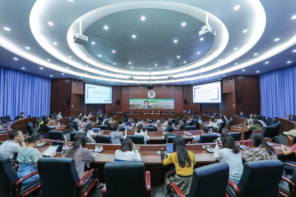 喬曉陽指澳門社會有很強的國家觀念、憲法觀念。網上圖片