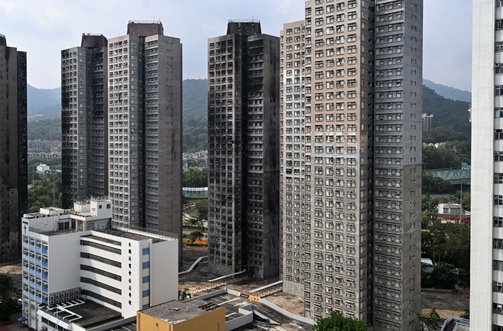 宏福苑中在五級火中焚毀。資料圖片 宏福苑中在五級火中焚毀。資料圖片