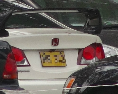 警方扣押涉案跑車