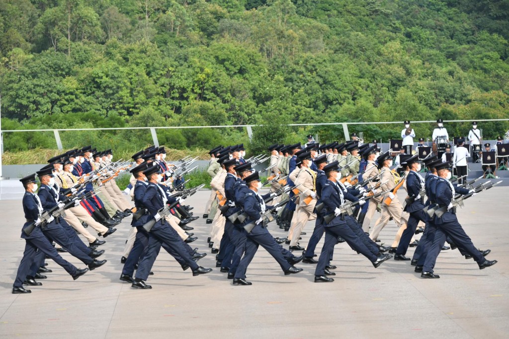 各紀律部隊轉用中式步操以來，首次聯合步操表演。