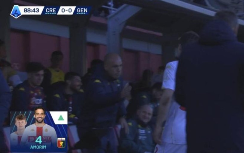 轉播商用錯相片。直播截圖