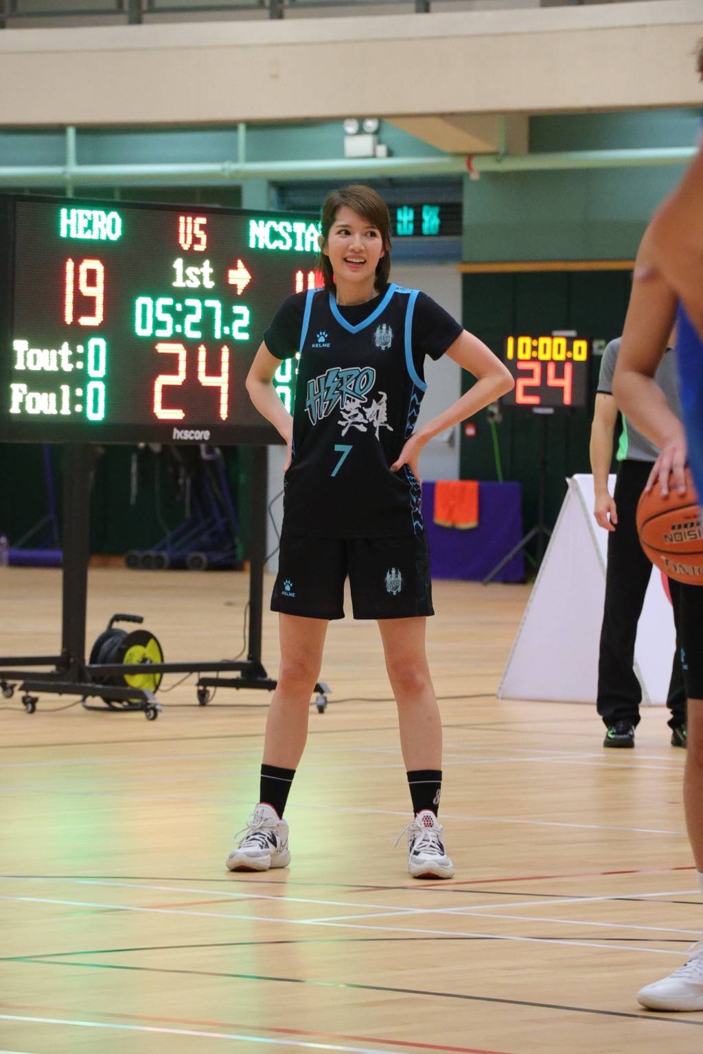 洪永城与苏皓儿作为HERO明星篮球队队友。