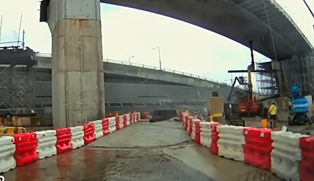 地盤工字鐵墮下一刻。fb：HongKong CarCam