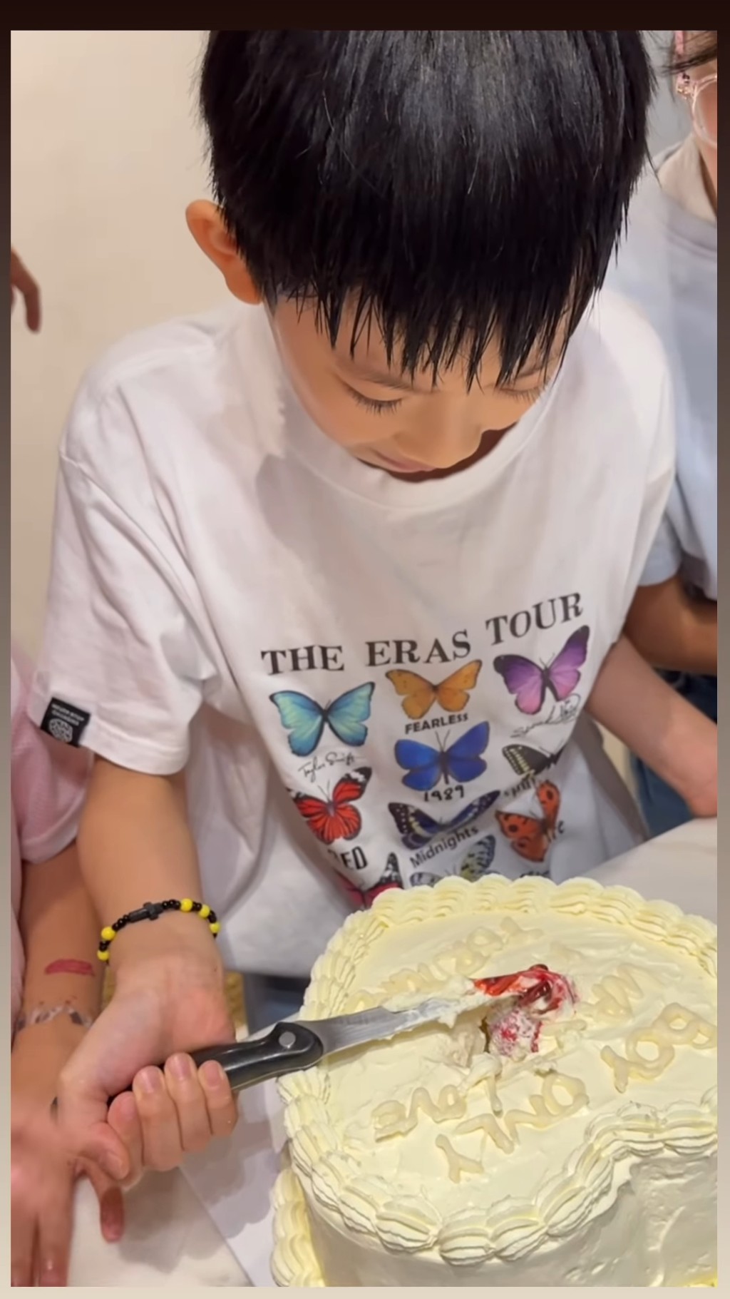 今年洪大仁11歲生日時，收到一個特別的蛋糕。