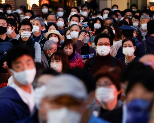 日本研究指當地疫情回落，或與Delta變種病毒出現突變致其絕滅有關。路透社資料圖片