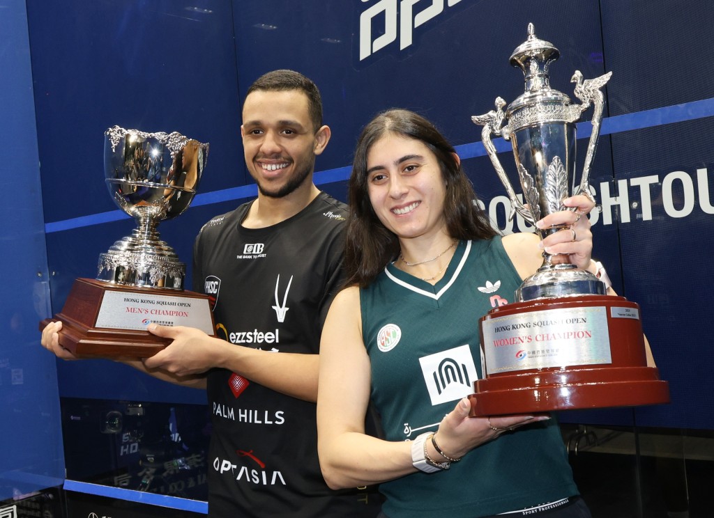 化亞素(左)及舒雅賓妮(右)分奪今屆香港壁球公開賽男女單冠軍。徐嘉華攝 化亞素(左)及舒雅賓妮(右)分奪今屆香港壁球公開賽男女單冠軍。徐嘉華攝