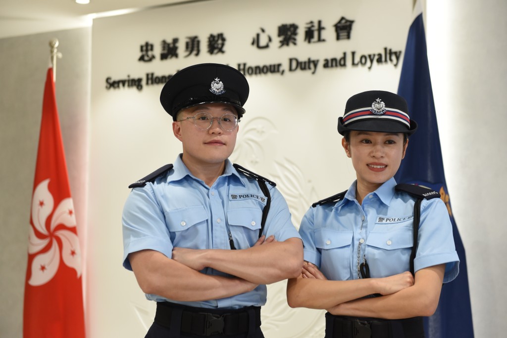 畢業輔警冼嘉豪(左)及郭倩明(右)期望以「雙重身份」回饋社會。 黃文威攝 畢業輔警冼嘉豪(左)及郭倩明(右)期望以「雙重身份」回饋社會。 黃文威攝