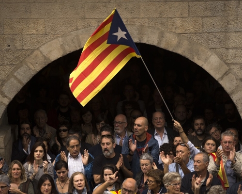 加泰领袖要求国际调停。AP