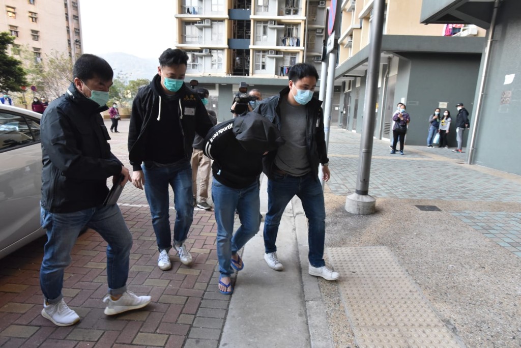 警方拘捕疑犯。