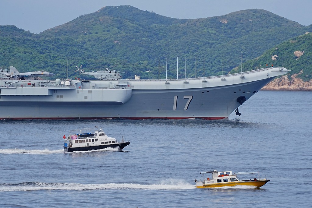 山東艦 - 山東艦航母編隊訪港。汪旭峰攝