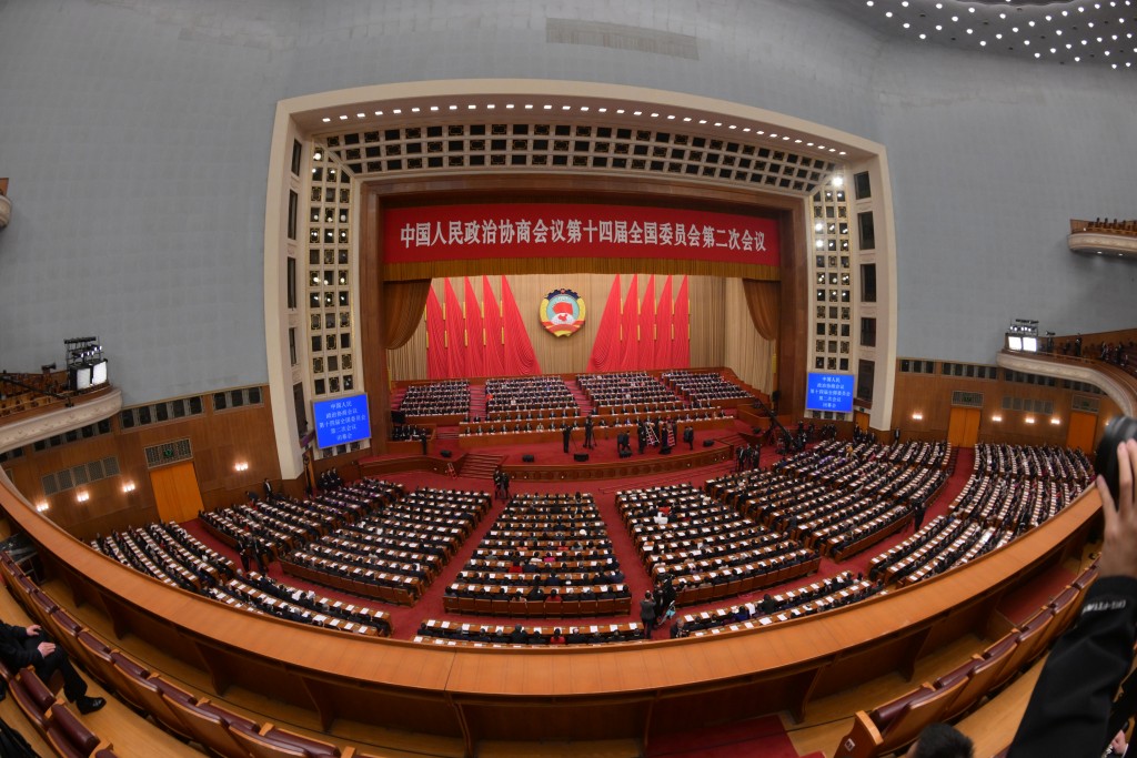 全国政协十四届二次会议今早（10日）在北京人民大会堂闭幕。苏正谦摄